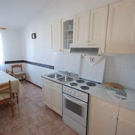 Apartment Mica By El-pi Tours Njivice